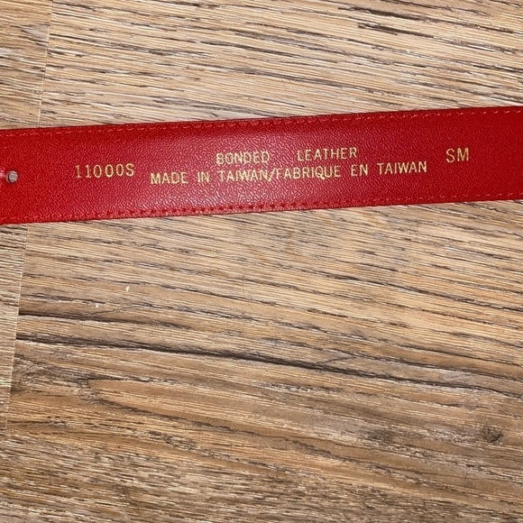 VINTAGE Bonded Leather w Large Gold Buckle Waist Cinch Belt Size Small - Picture 5 of 5